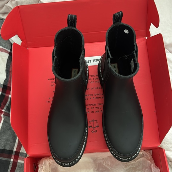 Hunter Chelsea Rain Boots - Picture 7 of 11